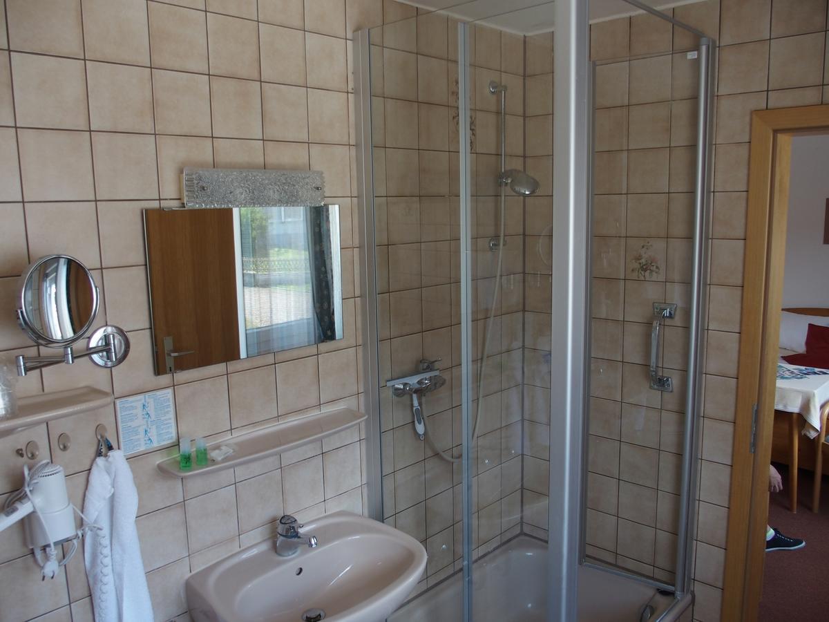 Hotel Pension Cafe Hasler Бодман-Людвігсгафен Екстер'єр фото