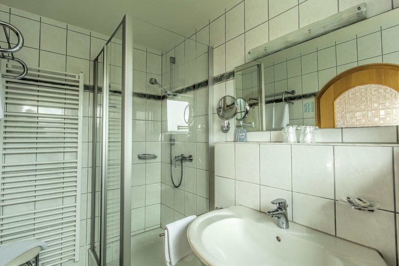 Hotel Pension Cafe Hasler Бодман-Людвігсгафен Екстер'єр фото